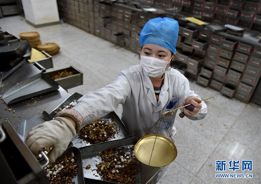 （聚焦疫情防控·圖文互動）（14）分秒必爭！一切為了治病救人——中國抗疫生命至上的生動實踐