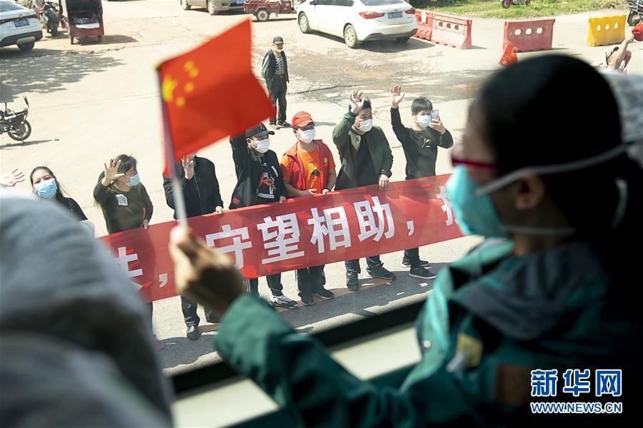 （聚焦疫情防控·圖文互動）（1）分秒必爭！一切為了治病救人——中國抗疫生命至上的生動實踐