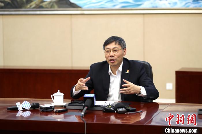 近日，全國人大代表、浪潮集團(tuán)董事長兼CEO孫丕恕接受媒體采訪。浪潮集圖供圖