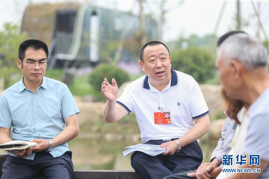 （新華全媒頭條·兩會(huì)精神看落實(shí)·圖文互動(dòng)）（2）整體謀劃、系統(tǒng)升級(jí)、全面提升——落實(shí)全國(guó)兩會(huì)精神織牢織密公共衛(wèi)生防護(hù)網(wǎng)