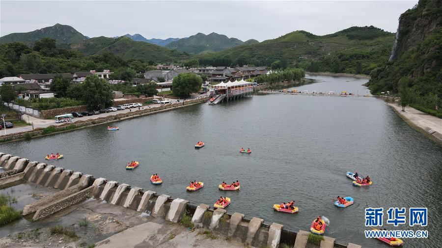 （新華全媒頭條·走向我們的小康生活·圖文互動）（3）長城腳下，小康村串成“珍珠鏈”