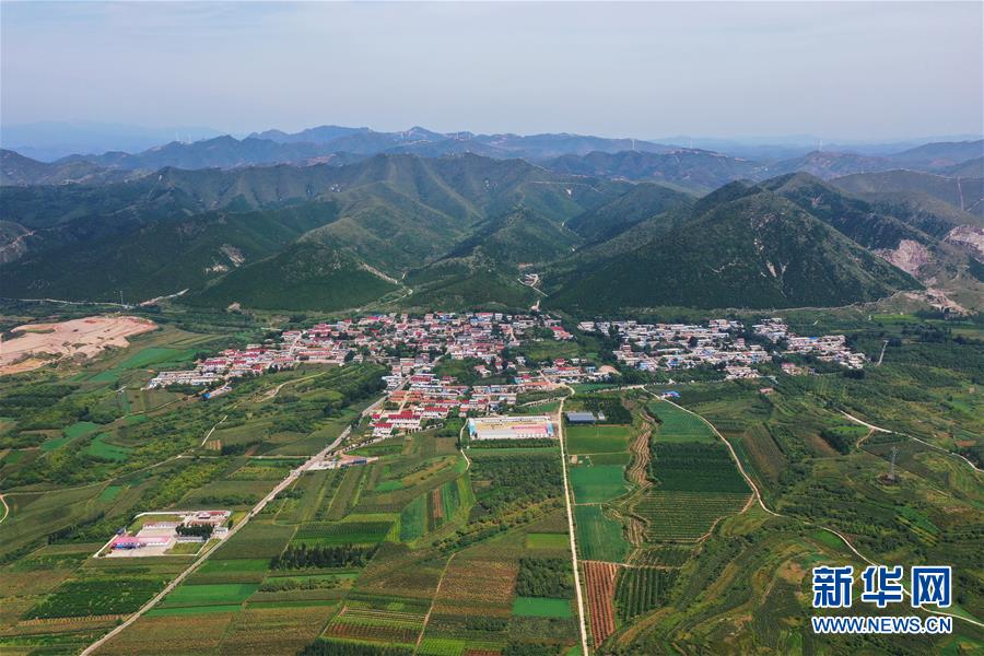 （新華全媒頭條·走向我們的小康生活·圖文互動）（13）長城腳下，小康村串成“珍珠鏈”