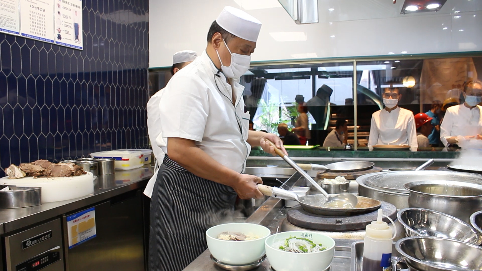 【陜菜大師和他們的拿手菜】烏平：“知足者常樂，食客愛吃我做的牛羊肉泡饃，就是我最大的滿足”_fororder_圖片7